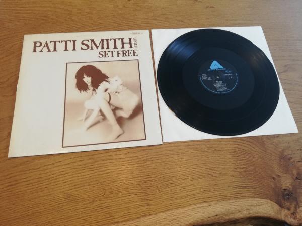 Patti Smith Group Set Free 1978 Arista 1C 062-61 409  YZ Deutsche Pressung NM/VG+